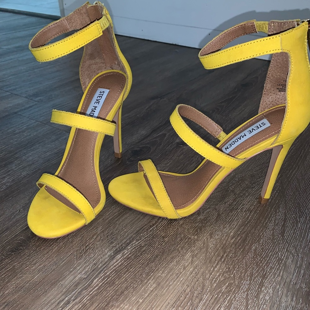 Steve Madden FEELYA yellow nubuck heels